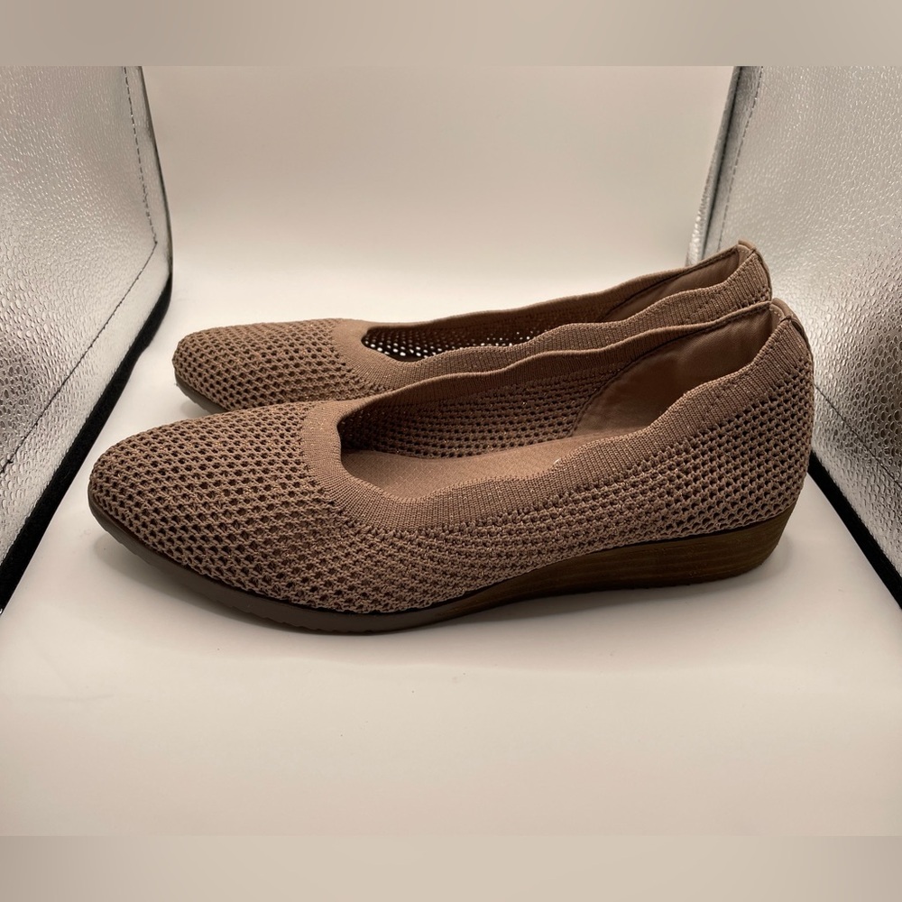 Skechers Cleo Sawdust Elegant Tan Women's wedges size 7